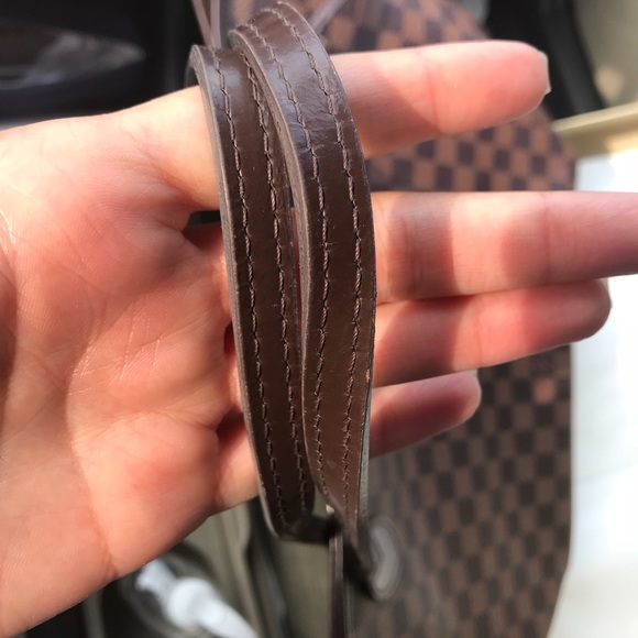 Louis Vuitton Good Condition  with box - Picture 4 of 8